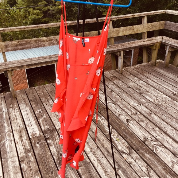 H&M Red High-Low Wrap (Size 4) - Picture 3 of 4